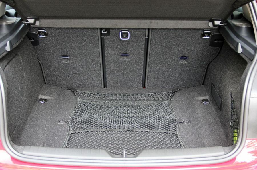  BMW 1-Series 5-Door 2012 года  (фото 8 из 57)
